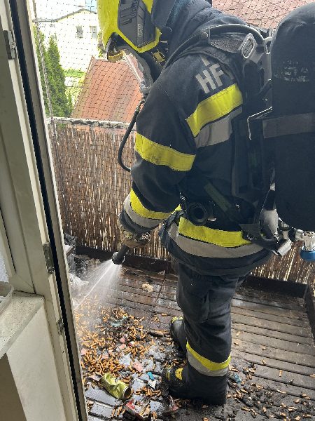 Balkonbrand und Trafobrand (Bild 4)